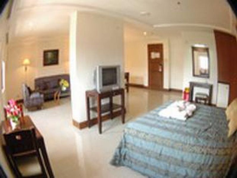 Cherry Blossoms Hotel Manilla Buitenkant foto