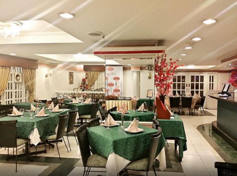 Cherry Blossoms Hotel Manilla Buitenkant foto