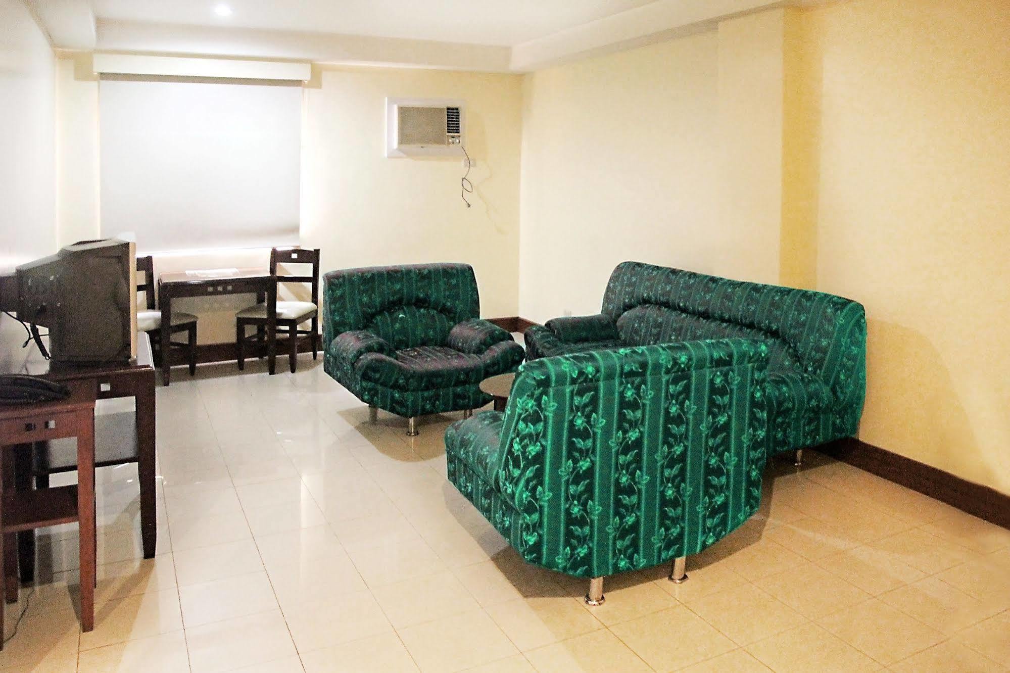 Cherry Blossoms Hotel Manilla Buitenkant foto