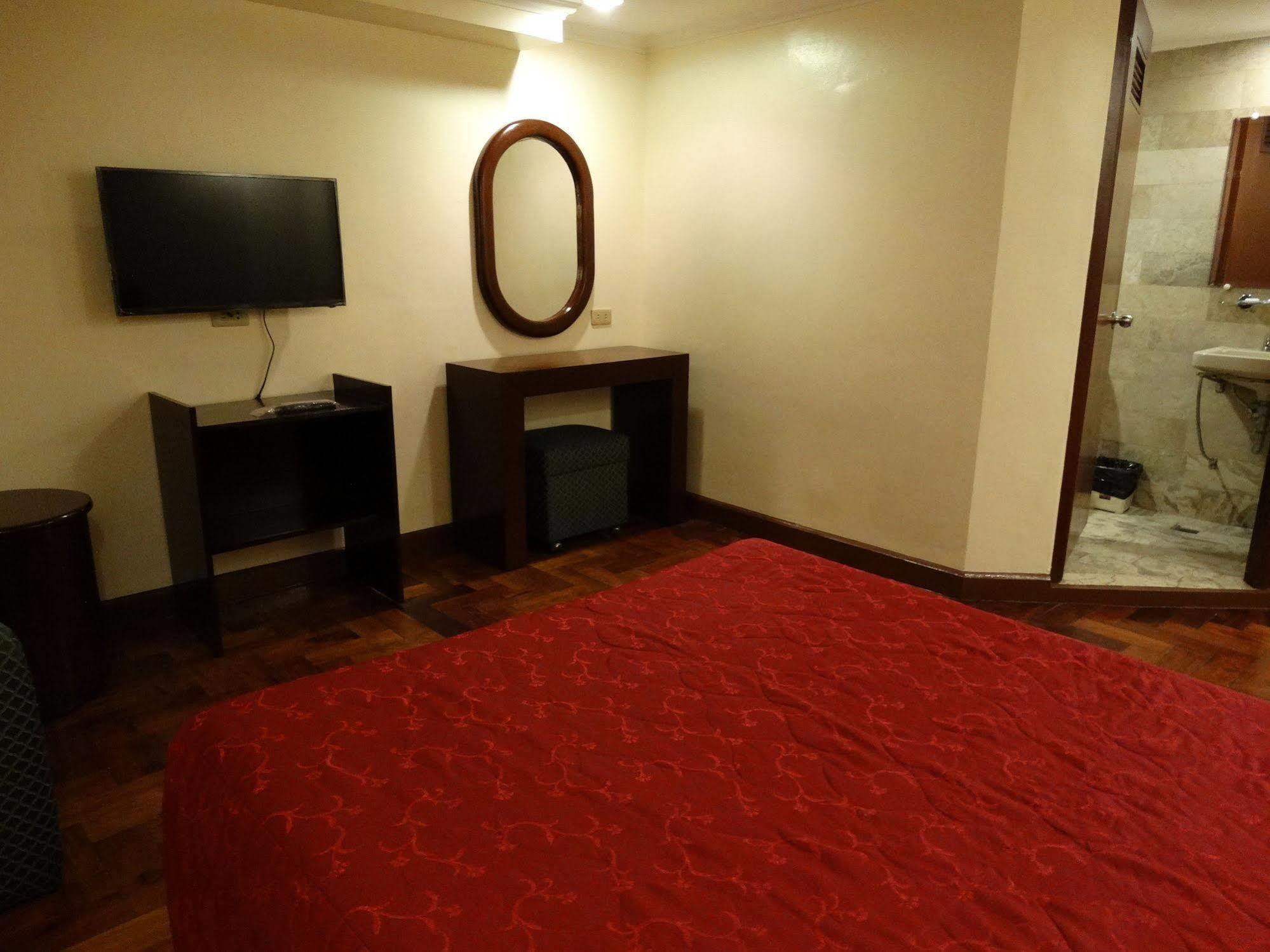 Cherry Blossoms Hotel Manilla Buitenkant foto