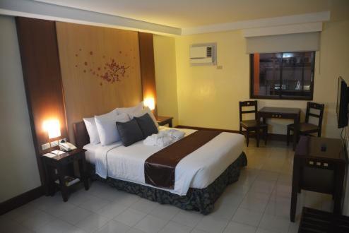 Cherry Blossoms Hotel Manilla Buitenkant foto